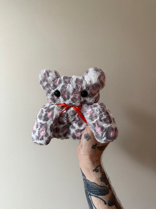 Leila the mini Leopard Peep